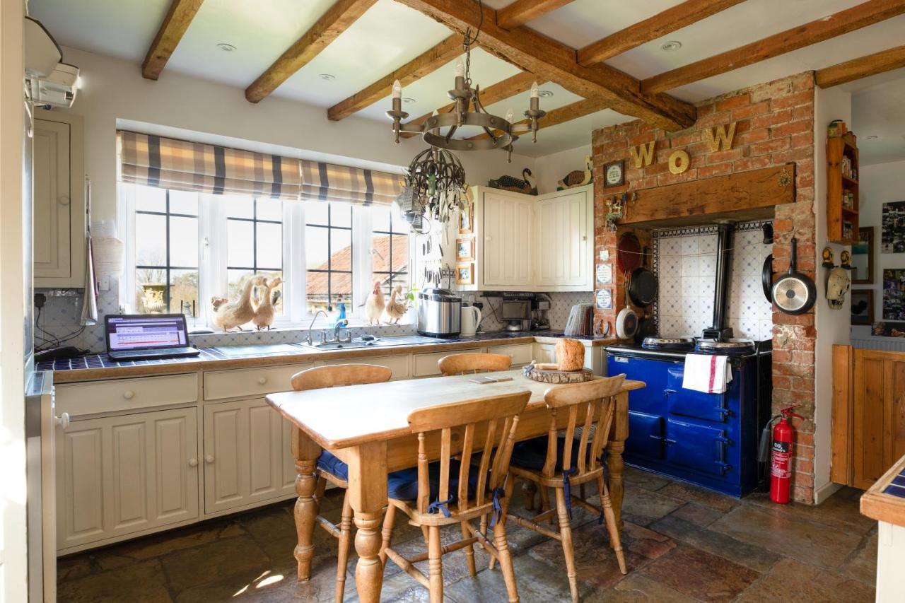 Blounts Court Farm Bed & Breakfast Devizes Eksteriør bilde