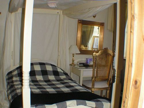 Blounts Court Farm Bed & Breakfast Devizes Eksteriør bilde